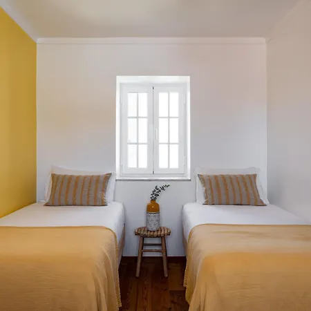 Sea'ya Thoughtful - Areia Cascais