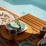 Sea'ya Thoughtful - Areia